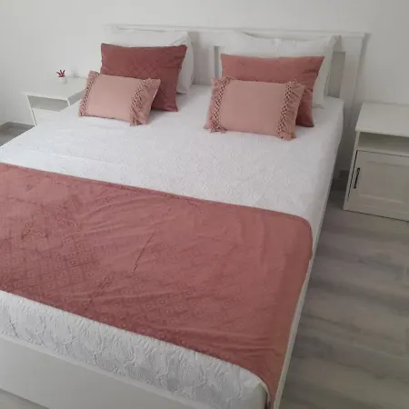 Sweet Apartment *